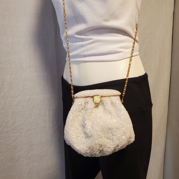 Antique 1920s White Beaded Evening Purse | Gold Chain Frame - Picture 2 of 16